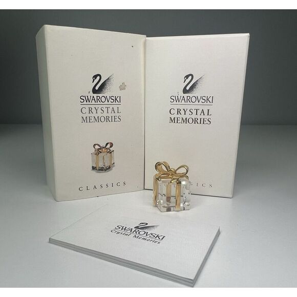 Swarovski Crystal Memories Present With Gold Bow Figurine Retired 2005 W/ Box - Picture 1 of 6